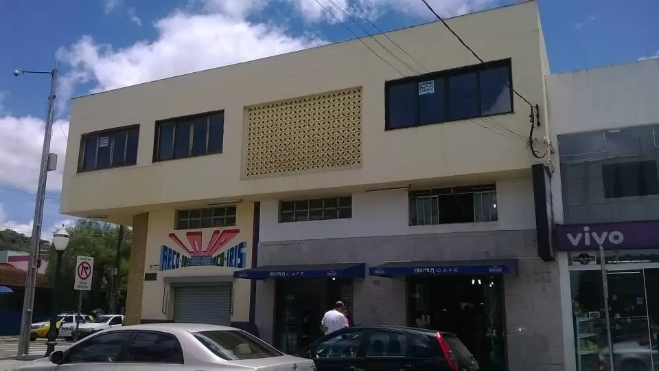 Apartamento de 200 m² no Centro, residencial ou comercial para alugar em Irati, foto 1
