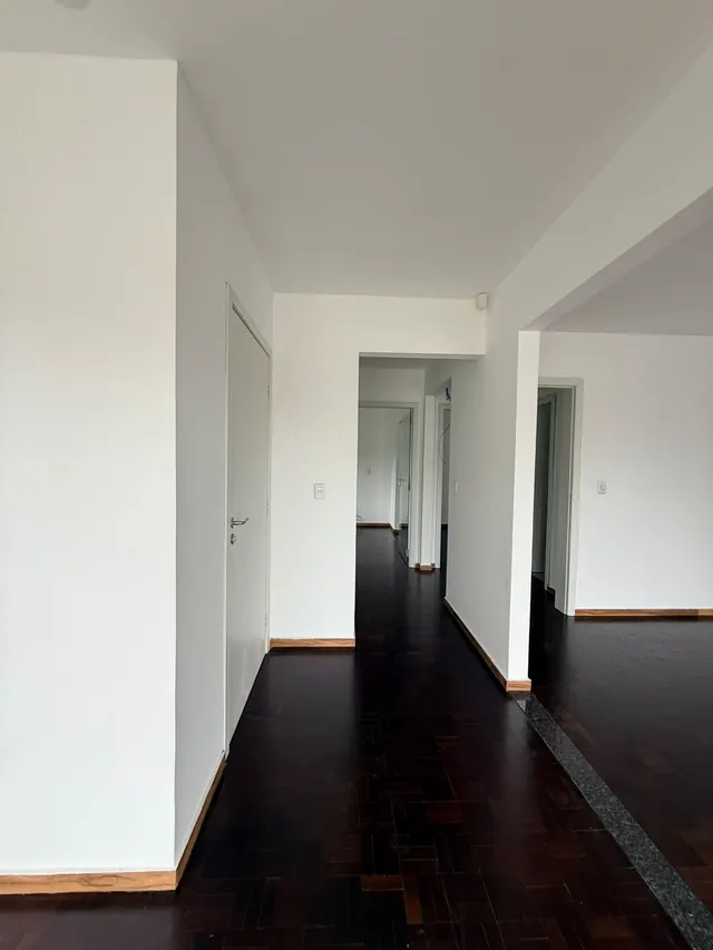 Conjunto comercial de 80 m² com 4 salas para alugar em Irati, foto 4