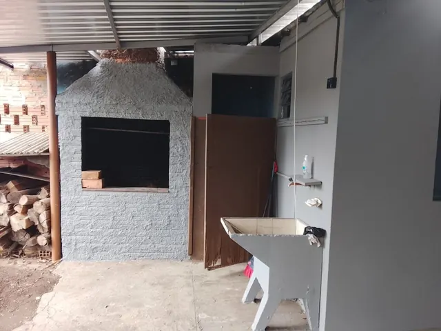Imóvel comercial com 3 salas e cobertura para carros para alugar em Irati, foto 3