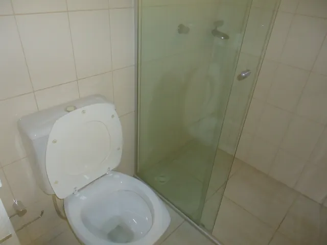 Apartamento de 2 quartos com suíte e closet para alugar em Irati, foto 3