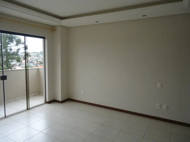 Apartamento de 2 quartos com suíte e closet para alugar em Irati, foto 4