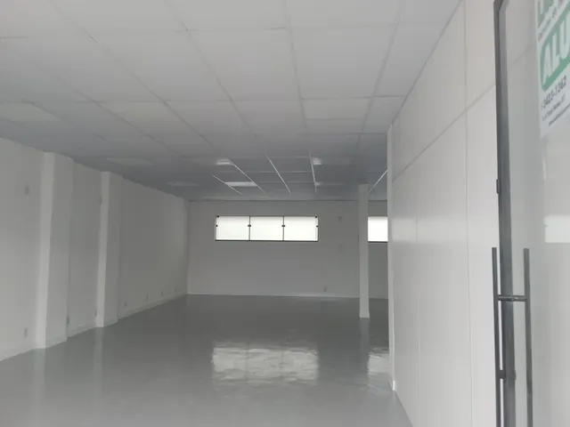 Sala comercial de 75 m² na Getúlio Vargas para alugar em Irati, foto 3