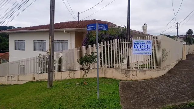 Terreno de esquina de 633 m² com casa à venda em Irati