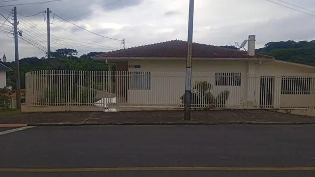 Terreno de esquina de 633 m² com casa à venda em Irati, foto 4